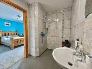 1 Moorfield