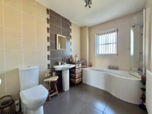 1 Moorfield